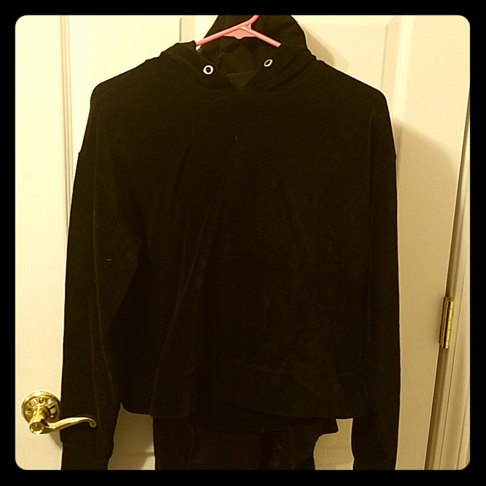 Black crop top